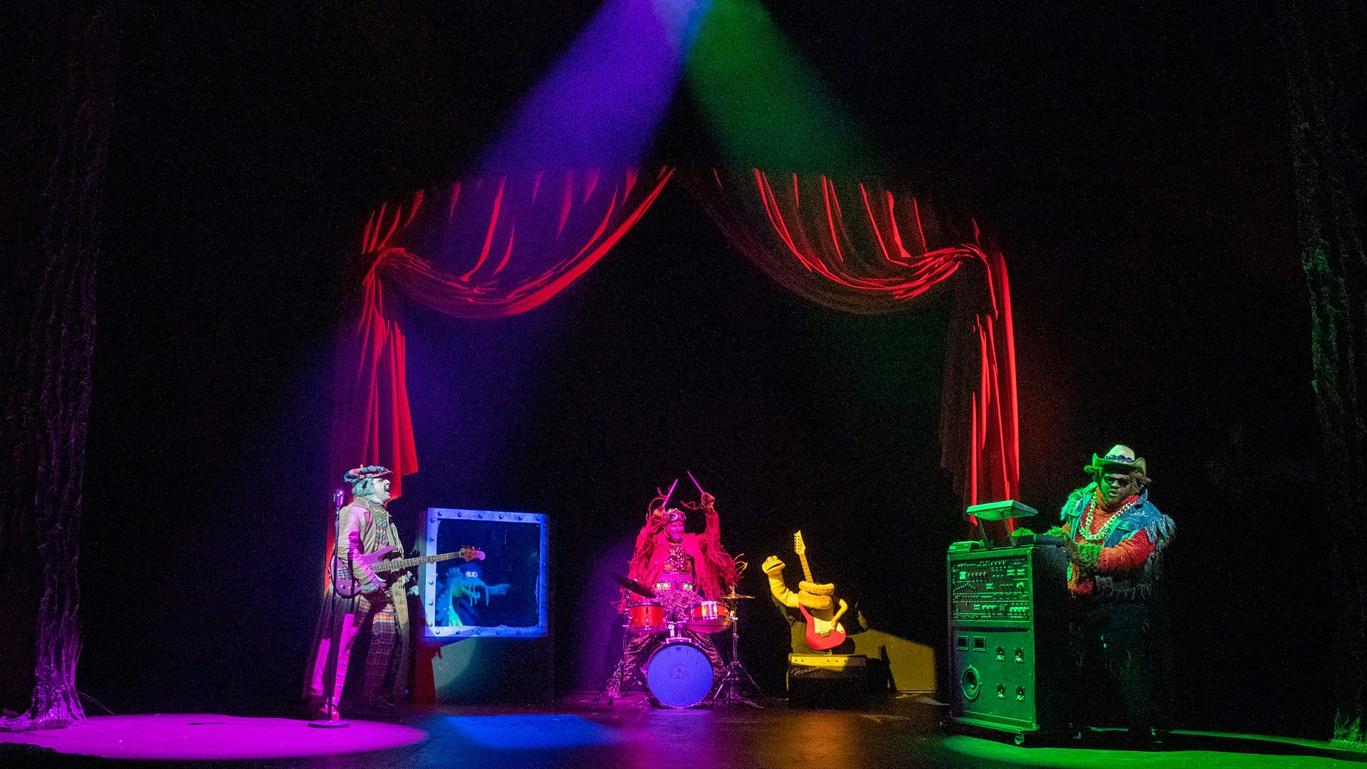 The Riverbottom Nightmare Band: Matthew Furtado as Stan Weasel, James Silson as Fred Lizard, Jordan Brownlee as Chuch Stoat.