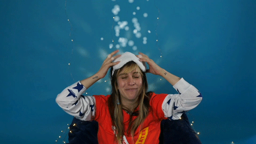 Ellen drums her fingers on her head